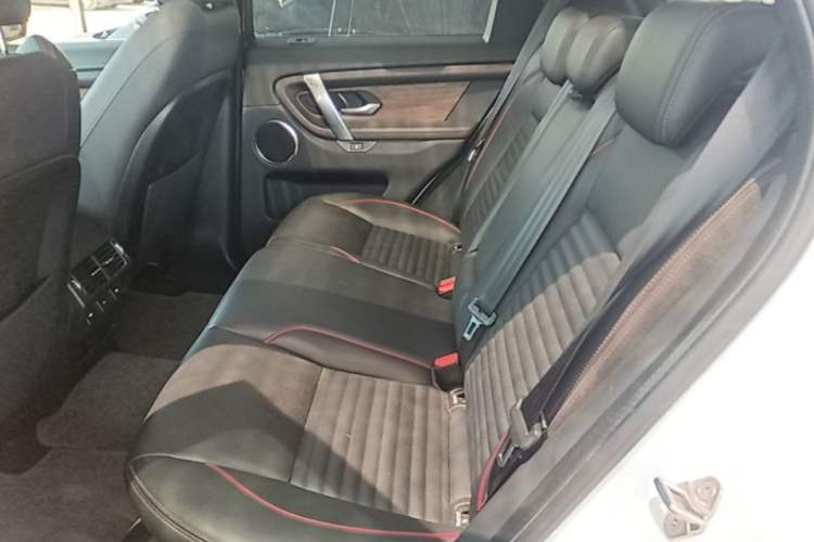 Used Land Rover Discovery Sport 2020 249 PS R-Dynamic Performance Edition Left Rear Seat