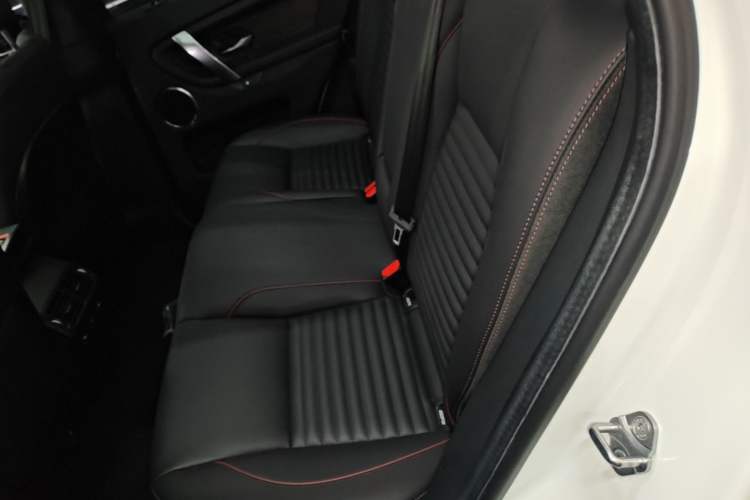 Used Land Rover Discovery Sport 2020 249 PS R-Dynamic Performance Edition Left Rear Seat