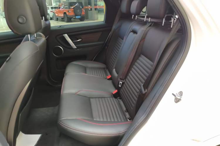 Used Land Rover Discovery Sport 2020 249 PS R-Dynamic Performance Edition Left Rear Seat