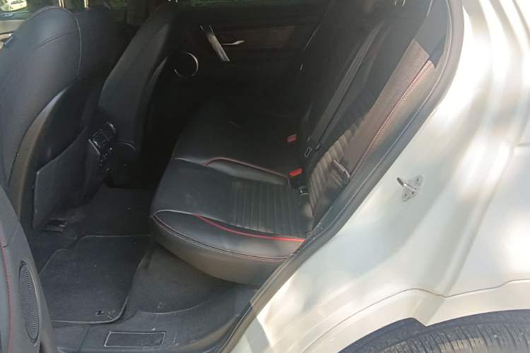 Used Land Rover Discovery Sport 2020 249 PS R-Dynamic Performance Edition Left Rear Seat