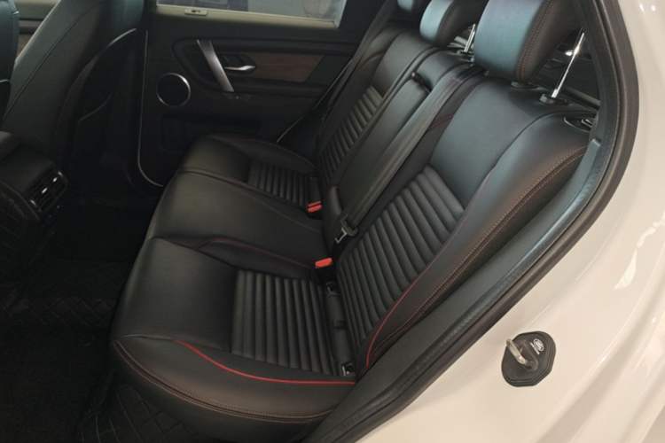Used Land Rover Discovery Sport 2020 249 PS R-Dynamic Performance Edition Left Rear Seat