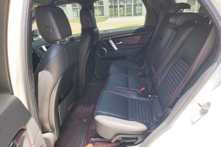 Used Land Rover Discovery Sport 2020 249 PS R-Dynamic Performance Tech Edition 7 Seats Left Rear Seat