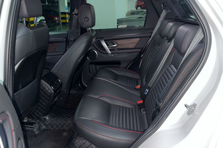 Used Land Rover Discovery Sport 2020 249 PS R-Dynamic Performance Edition Left Rear Seat