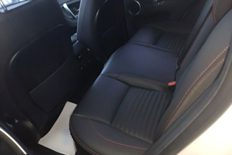 Used Land Rover Discovery Sport 2020 249 PS R-Dynamic Performance Tech Edition 5 Seats Left Rear Seat