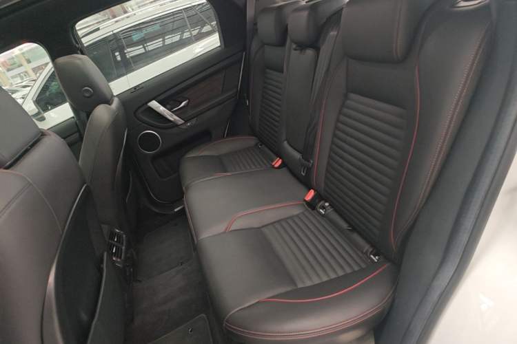 Used Land Rover Discovery Sport 2020 249 PS R-Dynamic Performance Edition Left Rear Seat