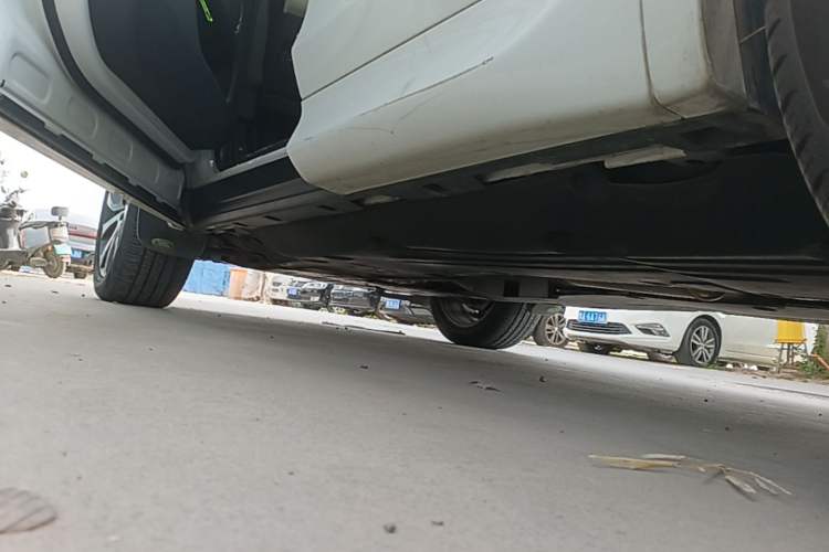 Used Land Rover Discovery Sport 2020 249 PS R-Dynamic Performance Edition Left Side Sill
