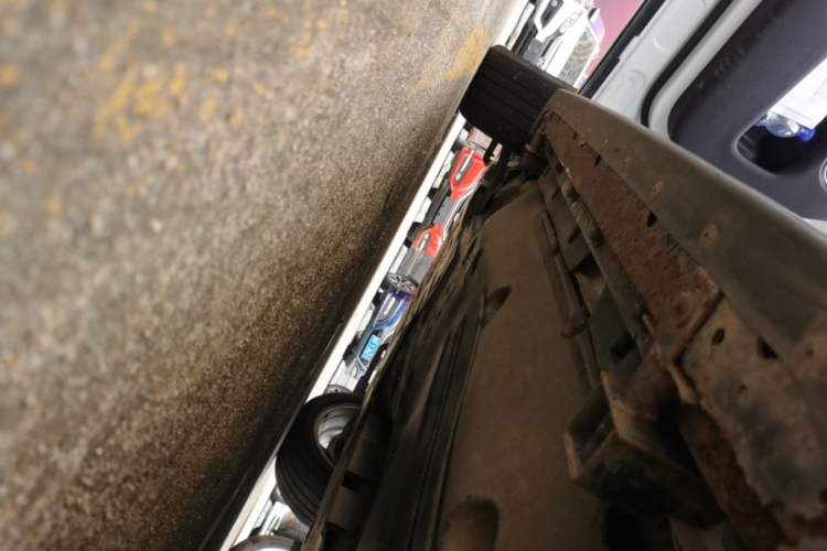 Used Land Rover Discovery Sport 2020 249 PS R-Dynamic Performance Edition Left Side Sill