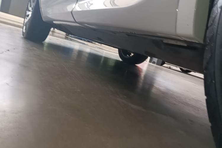 Used Land Rover Discovery Sport 2020 249 PS R-Dynamic Performance Edition Left Side Sill