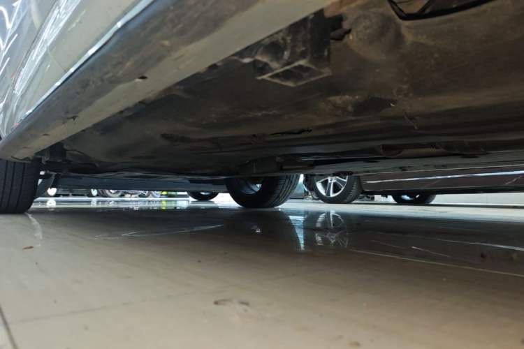 Used Land Rover Discovery Sport 2020 249 PS R-Dynamic Performance Tech Edition 7 Seats Left Side Sill