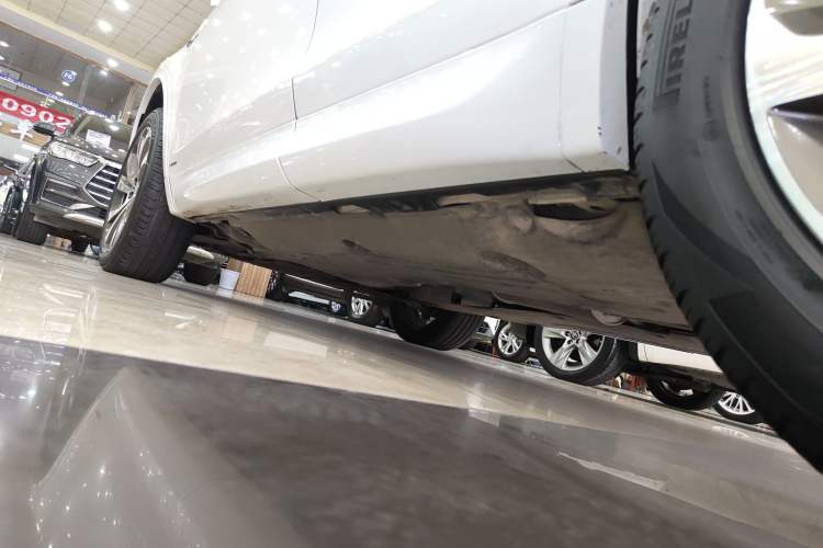 Used Land Rover Discovery Sport 2020 249 PS R-Dynamic Performance Edition Left Side Sill