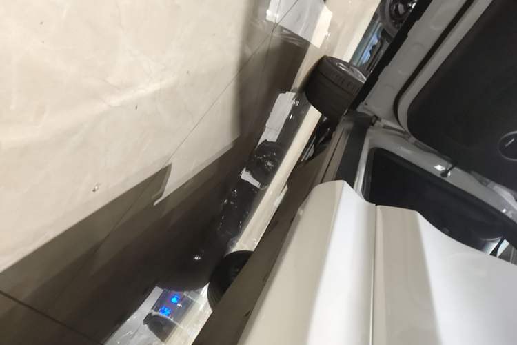 Used Land Rover Discovery Sport 2020 249 PS R-Dynamic Luxury Custom Edition Left Side Sill