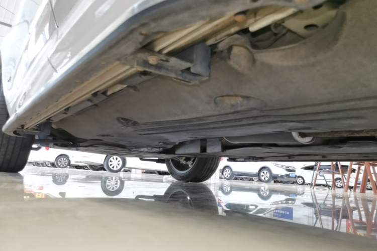 Used Land Rover Discovery Sport 2020 249 PS R-Dynamic Performance Edition Left Side Sill