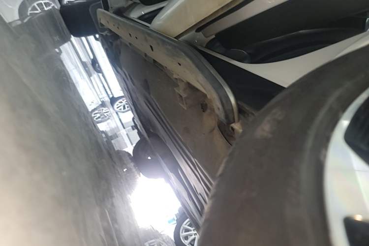 Used Land Rover Discovery Sport 2020 249 PS R-Dynamic Performance Edition Left Side Sill