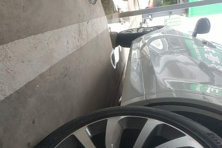 Used Land Rover Discovery Sport 2020 249 PS R-Dynamic Performance Edition Left Side Sill