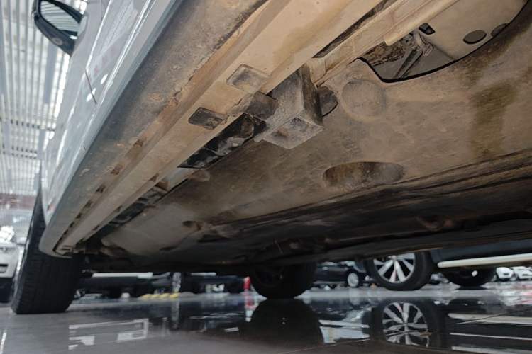Used Land Rover Discovery Sport 2020 249 PS R-Dynamic Performance Edition Left Side Sill
