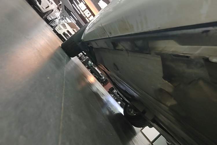 Used Land Rover Discovery Sport 2020 249 PS R-Dynamic Performance Edition Left Side Sill
