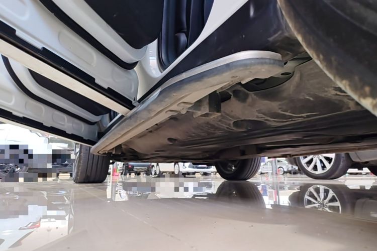 Used Land Rover Discovery Sport 2020 249 PS R-Dynamic Performance Edition Left Side Sill