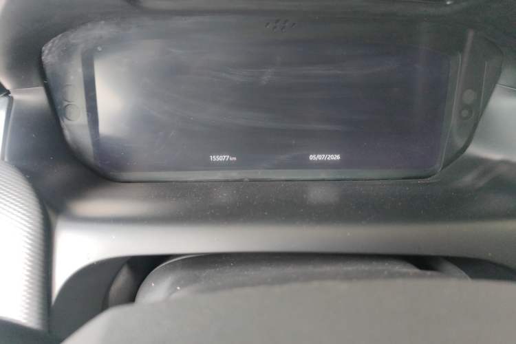 Used Land Rover Discovery Sport 2020 249 PS R-Dynamic Performance Tech Edition 7 Seats Odometer Close Up