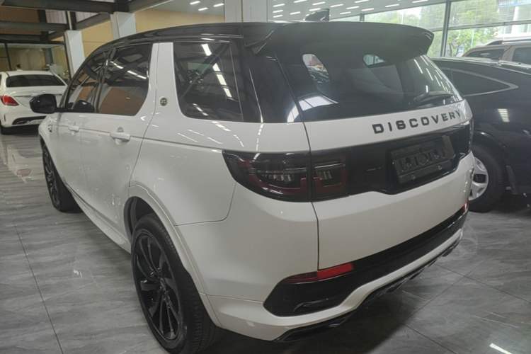 Used Land Rover Discovery Sport 2020 249 PS R-Dynamic Performance Edition Rear Left 45 Deg