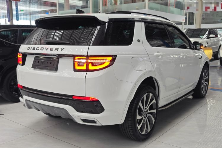Used Land Rover Discovery Sport 2020 249 PS R-Dynamic Performance Edition Rear Right 45 Deg