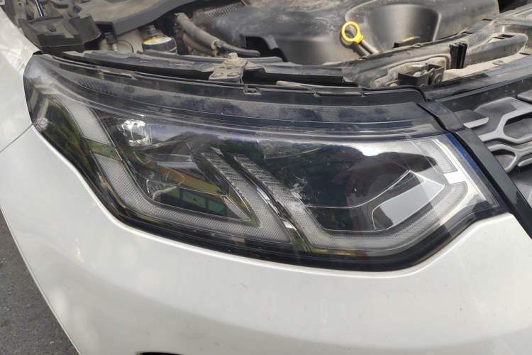 Used Land Rover Discovery Sport 2020 249 PS R-Dynamic Performance Edition Right Front Headlight