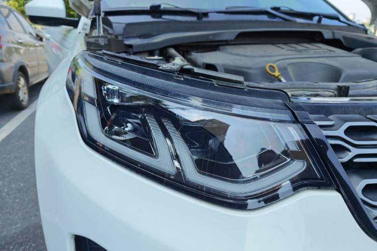 Used Land Rover Discovery Sport 2020 249 PS R-Dynamic Performance Edition Right Front Headlight