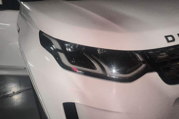 Used Land Rover Discovery Sport 2020 249 PS R-Dynamic Performance Tech Edition 5 Seats Right Front Headlight