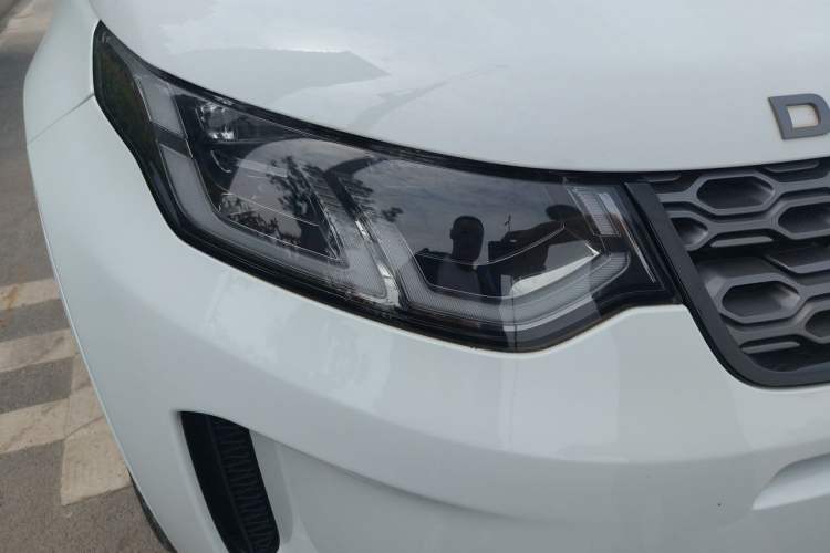 Used Land Rover Discovery Sport 2020 249 PS R-Dynamic Performance Edition Right Front Headlight