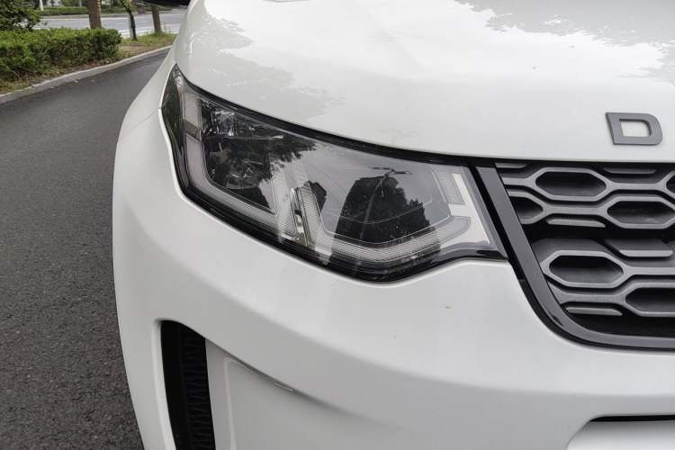 Used Land Rover Discovery Sport 2020 249 PS R-Dynamic Performance Edition Right Front Headlight
