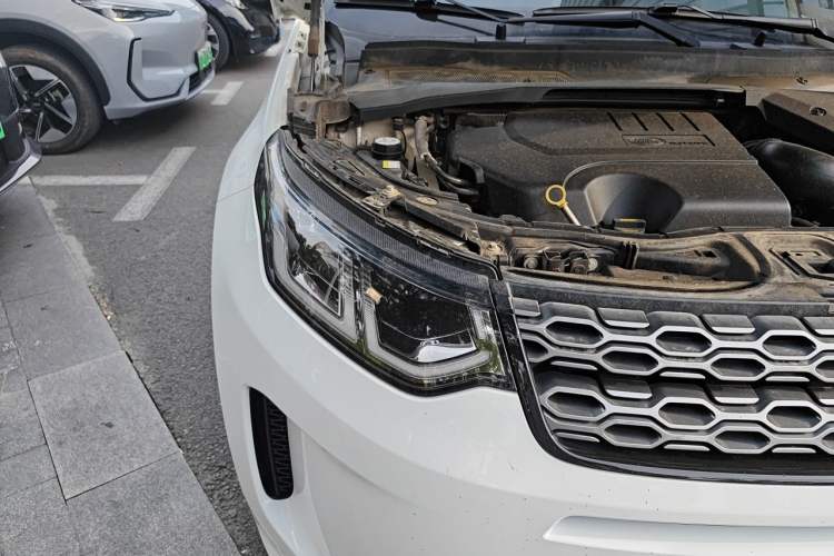 Used Land Rover Discovery Sport 2020 249 PS R-Dynamic Performance Edition Right Front Headlight
