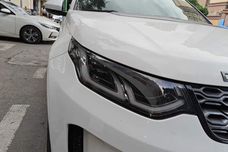 Used Land Rover Discovery Sport 2020 249 PS R-Dynamic Performance Edition Right Front Headlight