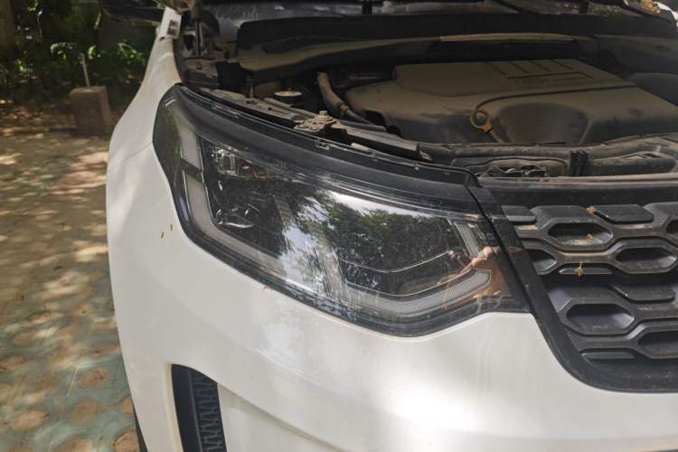 Used Land Rover Discovery Sport 2020 249 PS R-Dynamic Performance Edition Right Front Headlight
