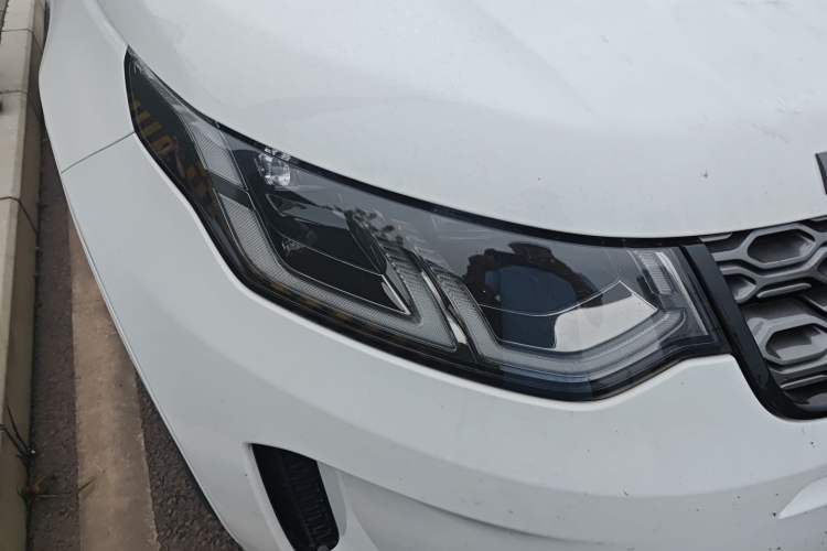 Used Land Rover Discovery Sport 2020 249 PS R-Dynamic Performance Edition Right Front Headlight