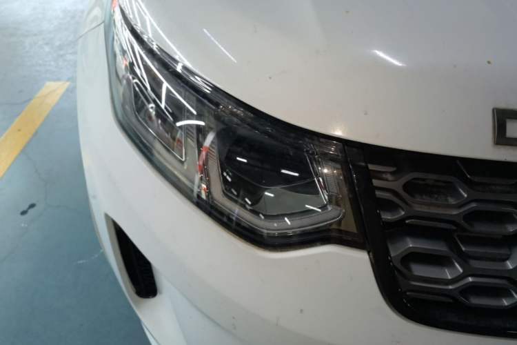 Used Land Rover Discovery Sport 2020 249 PS R-Dynamic Performance Edition Right Front Headlight