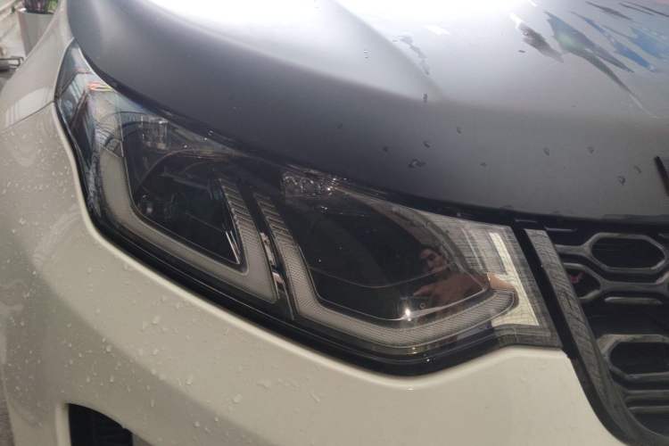 Used Land Rover Discovery Sport 2020 249 PS R-Dynamic Performance Edition Right Front Headlight
