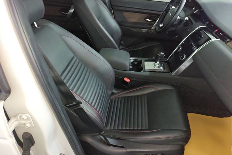 Used Land Rover Discovery Sport 2020 249 PS R-Dynamic Performance Tech Edition 7 Seats Right Front Seat