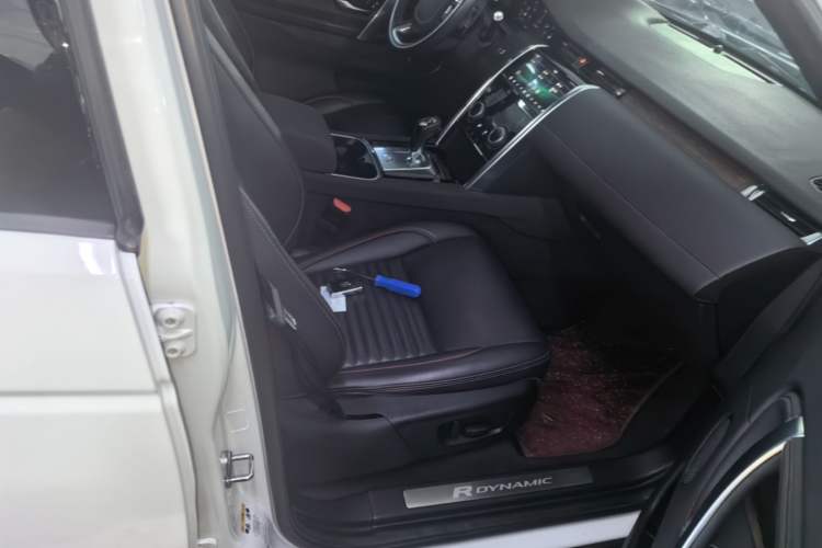 Used Land Rover Discovery Sport 2020 249 PS R-Dynamic Performance Edition Right Front Seat