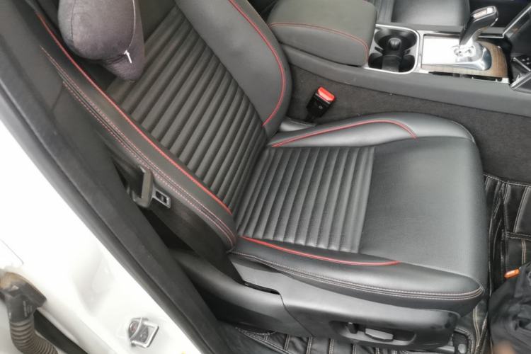 Used Land Rover Discovery Sport 2020 249 PS R-Dynamic Performance Edition Right Front Seat