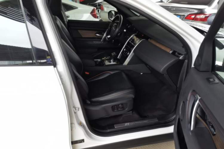 Used Land Rover Discovery Sport 2020 249 PS R-Dynamic Performance Tech Edition 7 Seats Right Front Seat