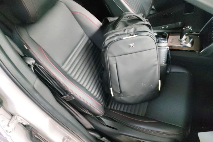 Used Land Rover Discovery Sport 2020 249 PS R-Dynamic Performance Edition Right Front Seat