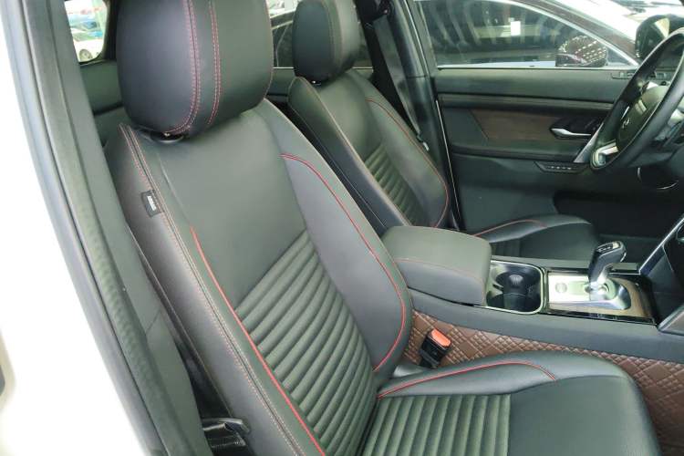 Used Land Rover Discovery Sport 2020 249 PS R-Dynamic Performance Tech Edition 5 Seats Right Front Seat