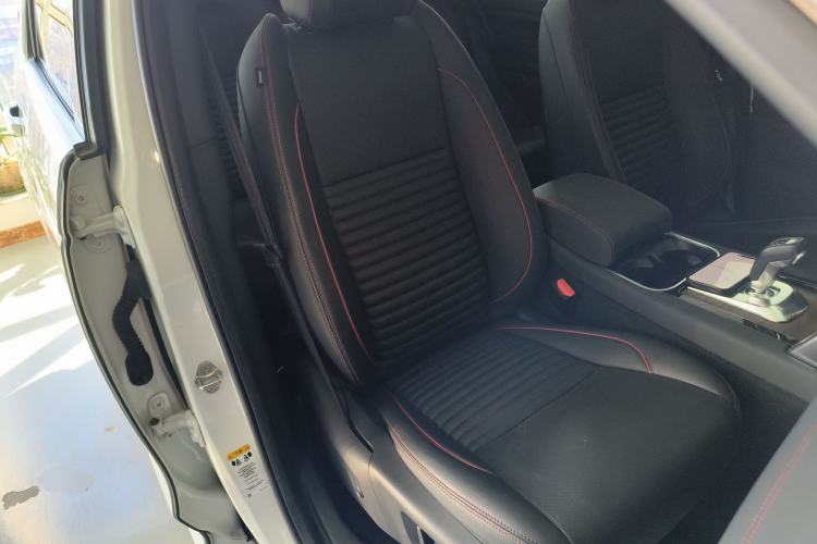 Used Land Rover Discovery Sport 2020 249 PS R-Dynamic Performance Tech Edition 7 Seats Right Front Seat