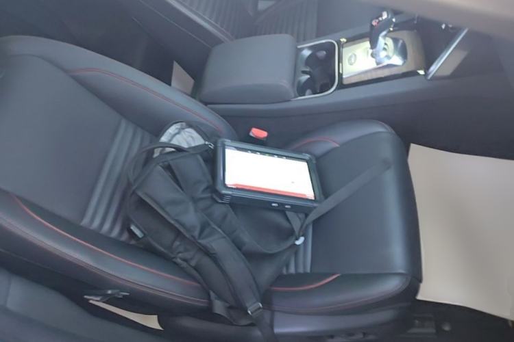 Used Land Rover Discovery Sport 2020 249 PS R-Dynamic Performance Tech Edition 5 Seats Right Front Seat