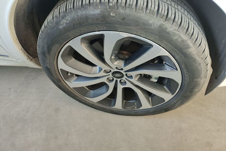 Used Land Rover Discovery Sport 2020 249 PS R-Dynamic Performance Edition Right Front Wheel Hub