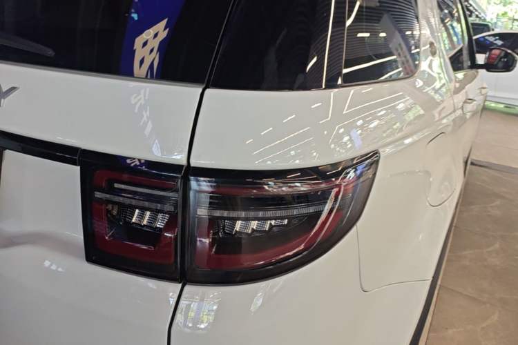 Used Land Rover Discovery Sport 2020 200 PS Family Edition Right Rear Taillight