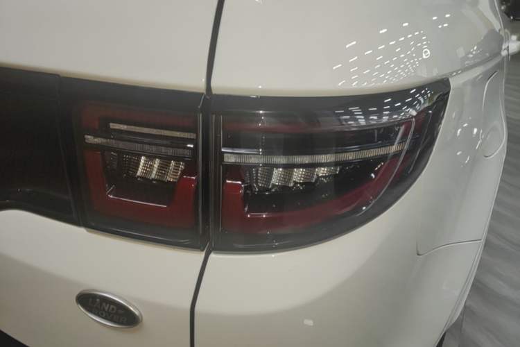 Used Land Rover Discovery Sport 2020 249 PS R-Dynamic Performance Edition Right Rear Taillight