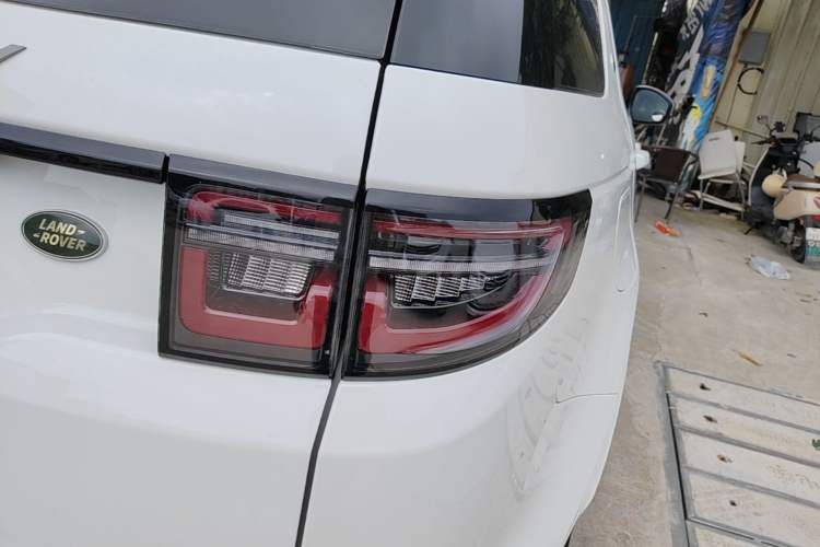 Used Land Rover Discovery Sport 2020 249 PS R-Dynamic Performance Edition Right Rear Taillight