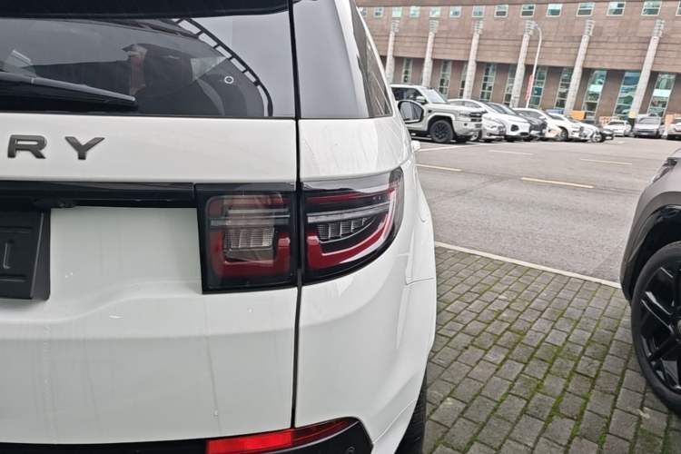 Used Land Rover Discovery Sport 2020 249 PS R-Dynamic Performance Edition Right Rear Taillight