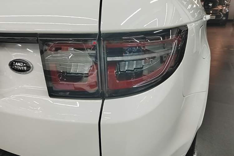 Used Land Rover Discovery Sport 2020 249 PS R-Dynamic Performance Edition Right Rear Taillight