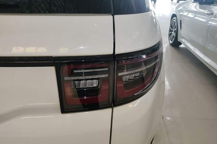 Used Land Rover Discovery Sport 2020 249 PS R-Dynamic Performance Edition Right Rear Taillight